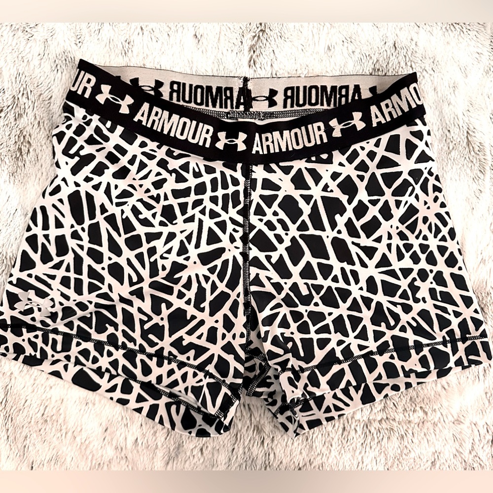 SOLD!! Under Armour Boy Short